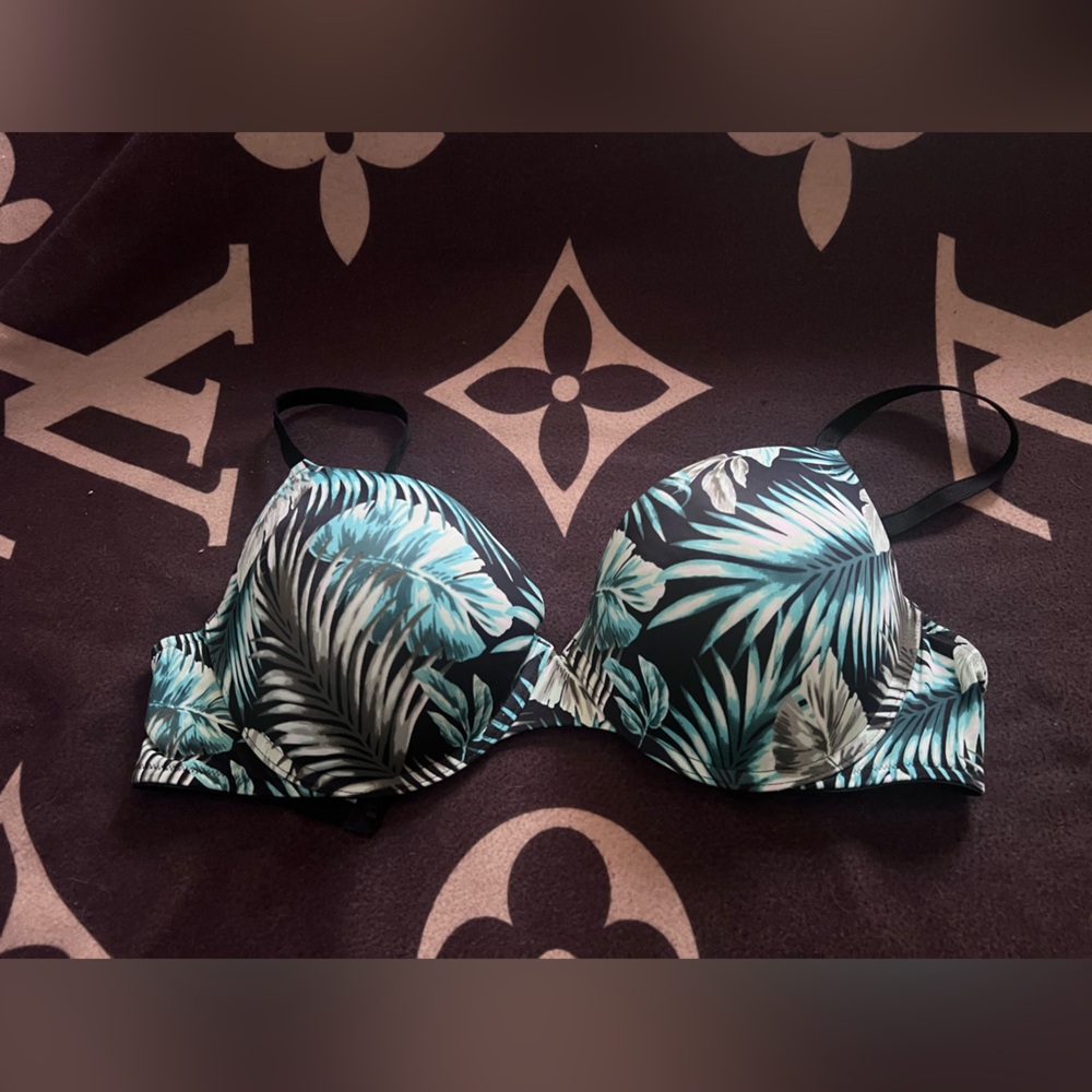 VS Pink Wear Everywhere Push-Up Bra